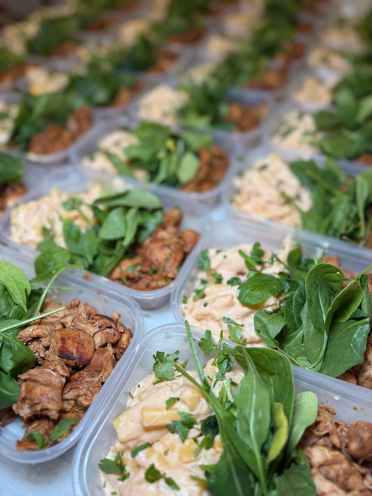 M4 *NEW* Honey BBQ Chicken with Mac N Cheese & Spinach. 559 calories: 33GC/19GF/59GP