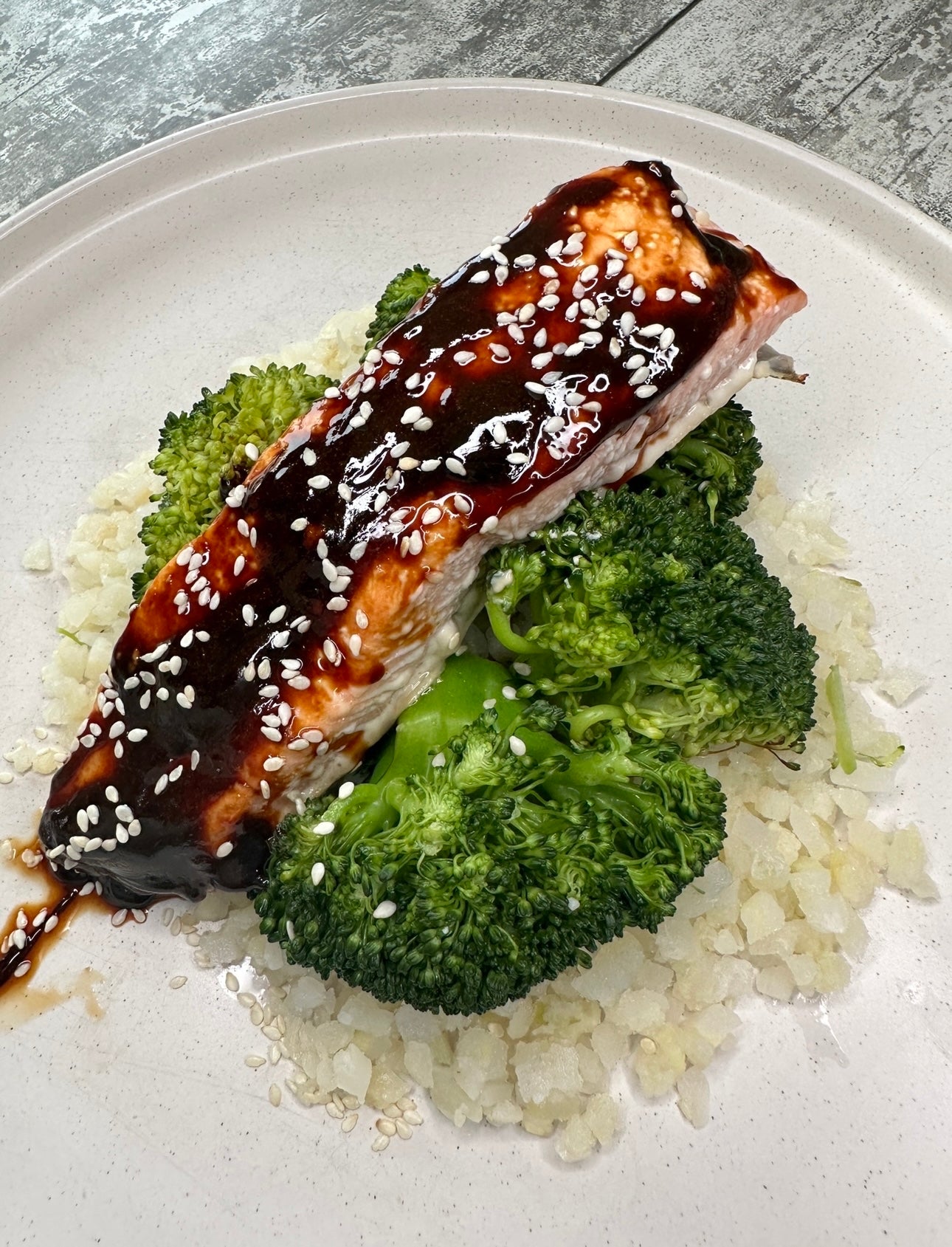 F2 Honey Teriyaki Salmon with Wholegrain Rice & Broccoli. 520 calories: 39GC/25GF/32GP